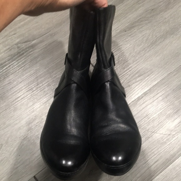 Clarks Artisan Black Leather Buckle Detailed Heeled Ankle Boots size 9 - Picture 4 of 13